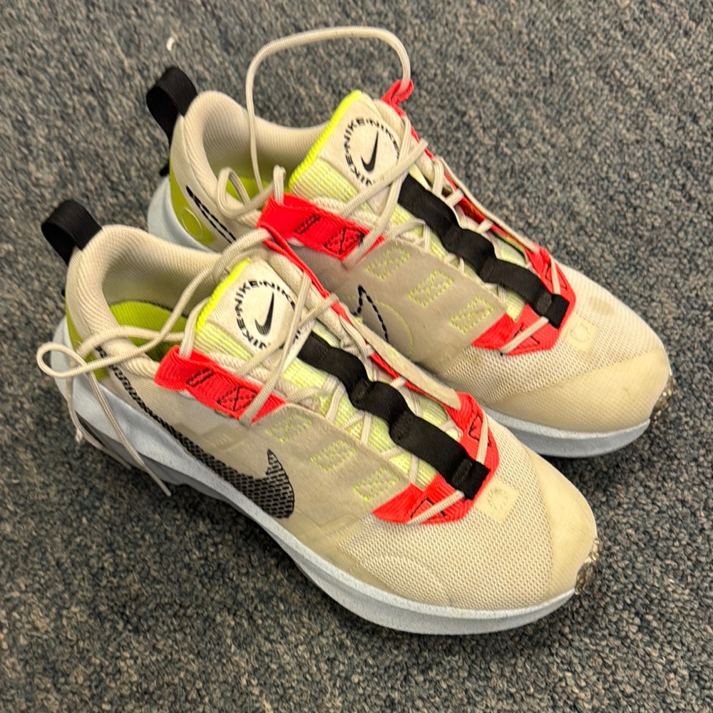 Nike Cream and Red Sneakers - Kids Size 6